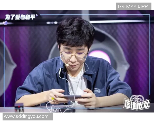 张丽在s15电竞总决赛中分享和平精英的独特心得与战术解析